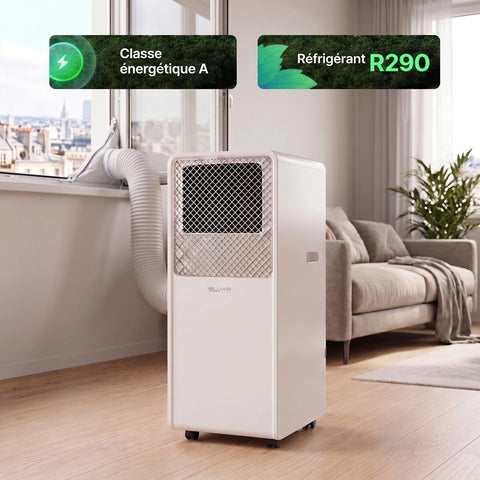 Climatiseur mobile eLUXE CLIM ELPC020SET2 7000 BTU installé dans un salon, classe énergétique A et réfrigérant R290